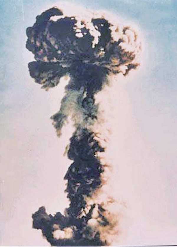 1964年10月16日,中国第一颗原子弹爆炸成功.jpg