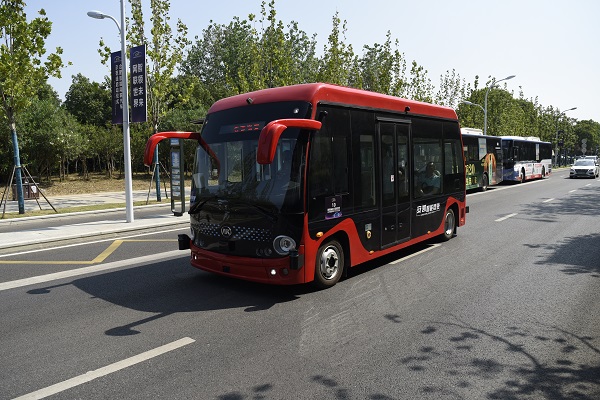 安徽省首条自动驾驶汽车5G示范线开通.jpg